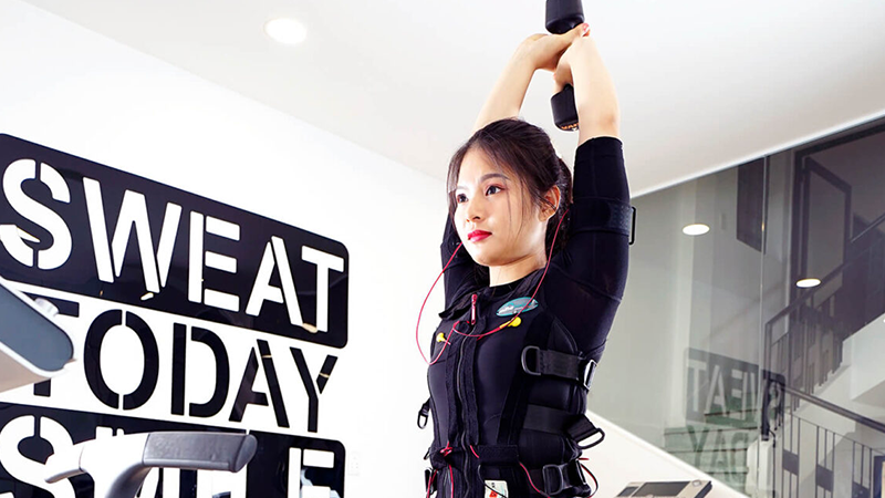 Tap-luyen-cong-nghe-ems-wonderfit