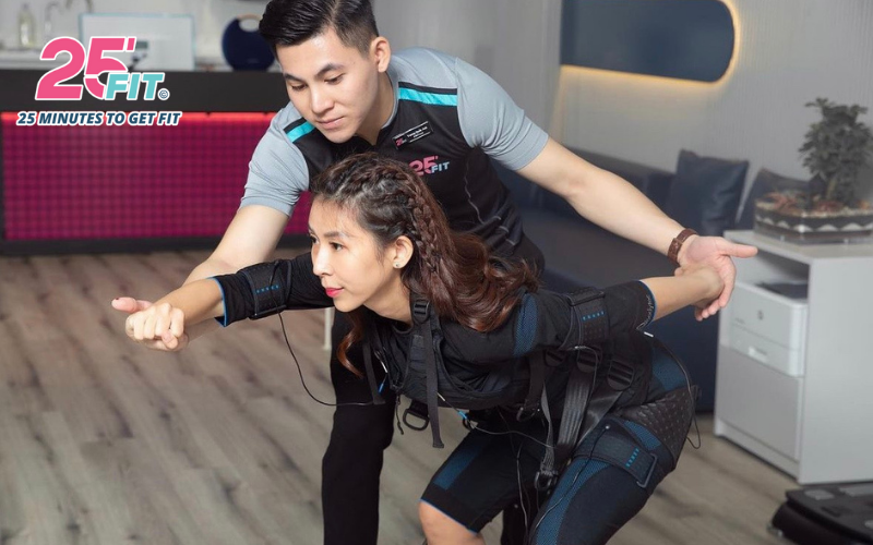 ems-training-tranh-tap-luyen-qua-suc