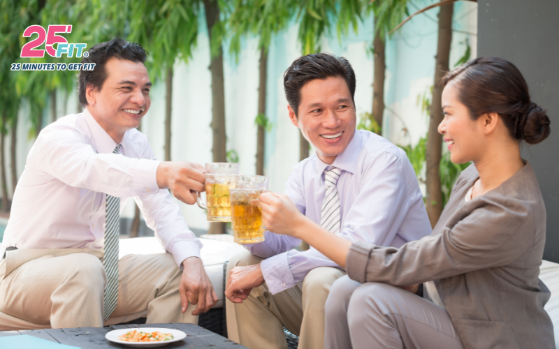 uong-nhieu-bia-ruou-la-nguyen-nhan-gay-bung-bia